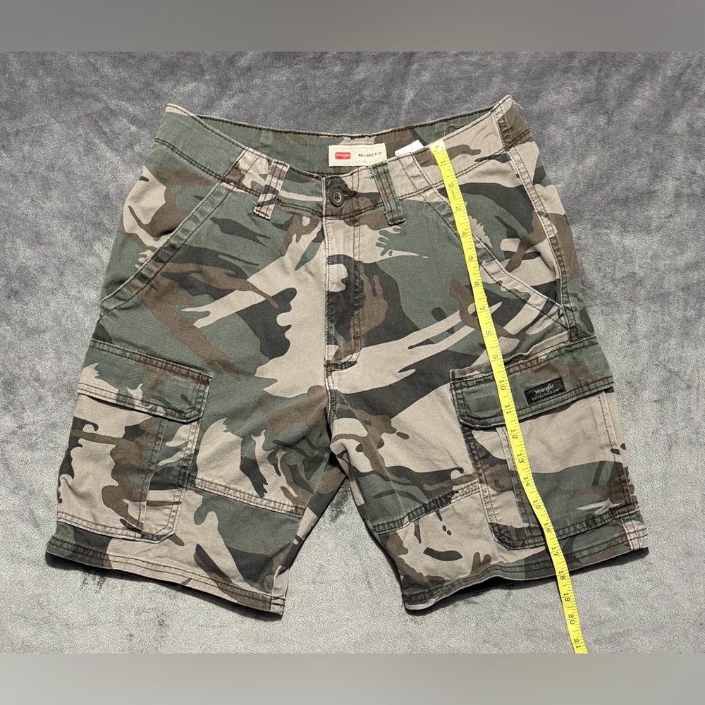 Wrangler Men’s Camo Cargo Shorts SIZE 30 Relaxed Fit